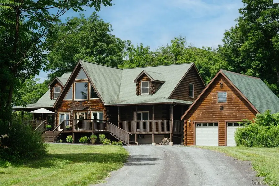 86 Sunset View DR, Saugerties, NY 12477