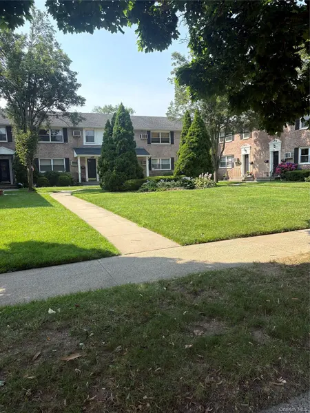 268-18 81st AVE #B, New Hyde Park, NY 11040