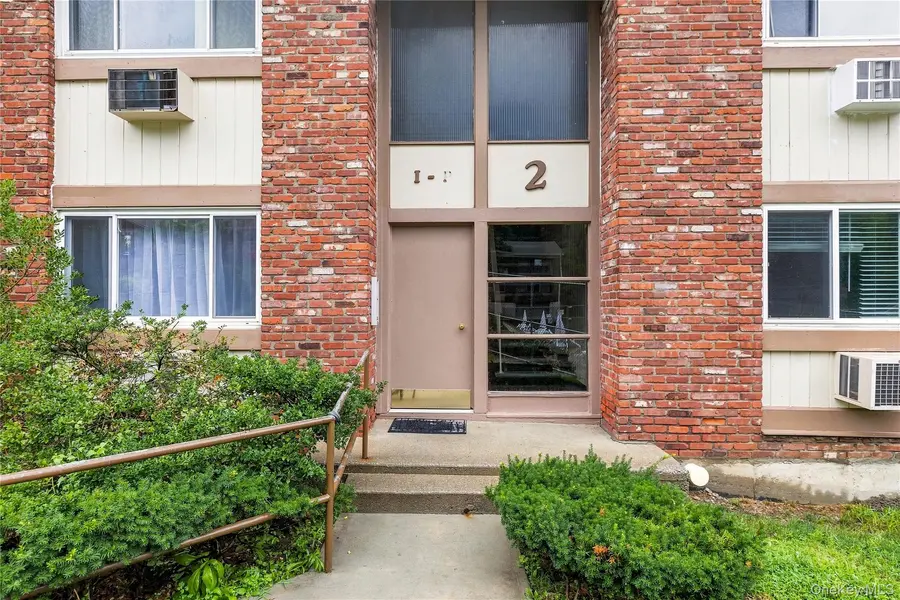 2 Woods End CIR #L, Peekskill, NY 10566
