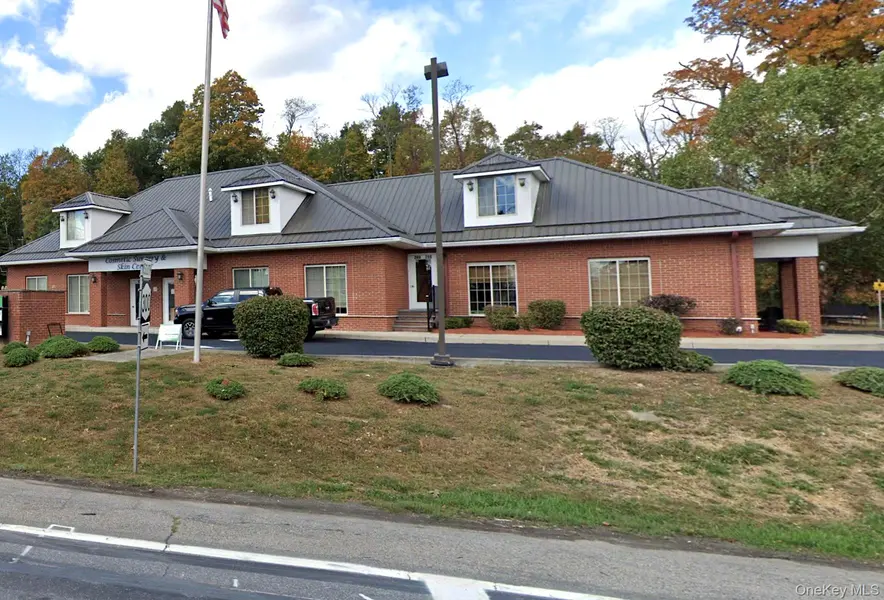 819 Little Britain RD, New Windsor, NY 12553