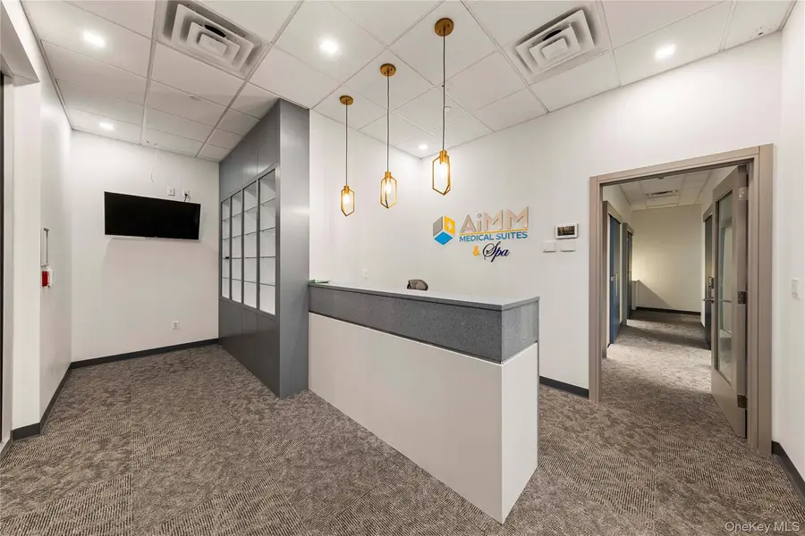 131-07 40th RD #E20, Flushing, NY 11354
