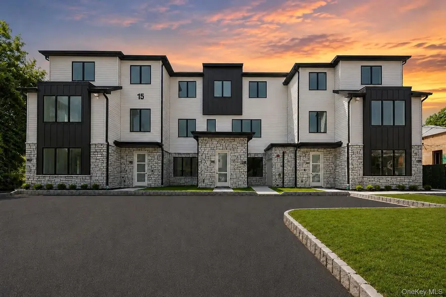15 Calvert DR #201, Monsey, NY 10952