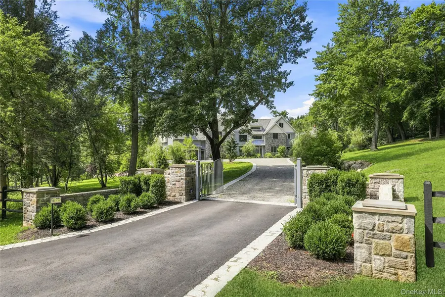 2 Barry CT, Katonah, NY 10536