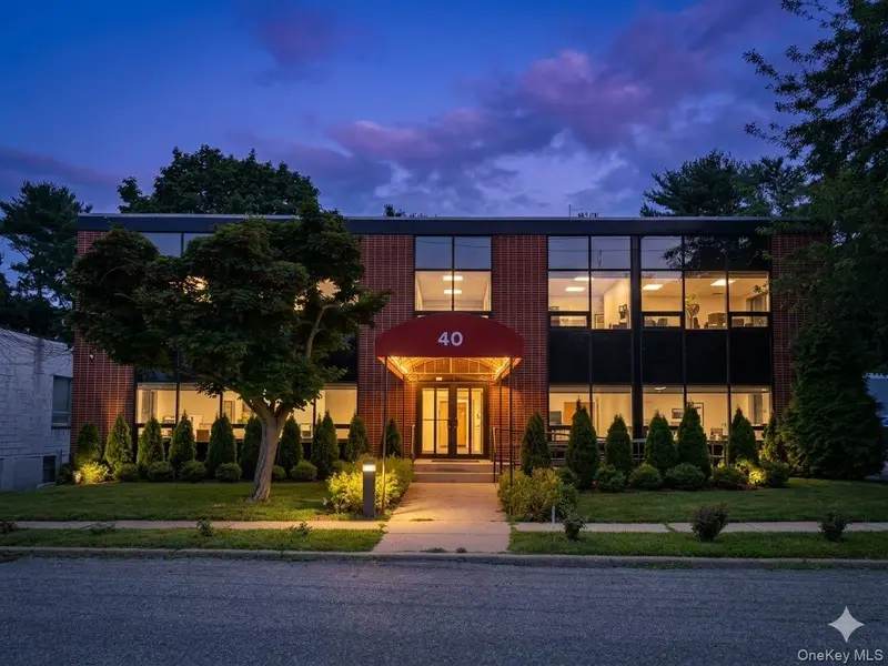 40 Railroad AVE #202 C, Glen Head, NY 11545
