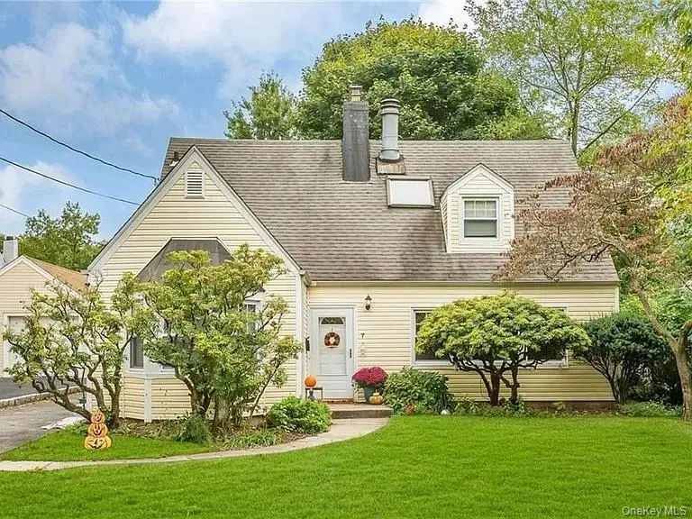 7 Wendover RD, Eastchester, NY 10709