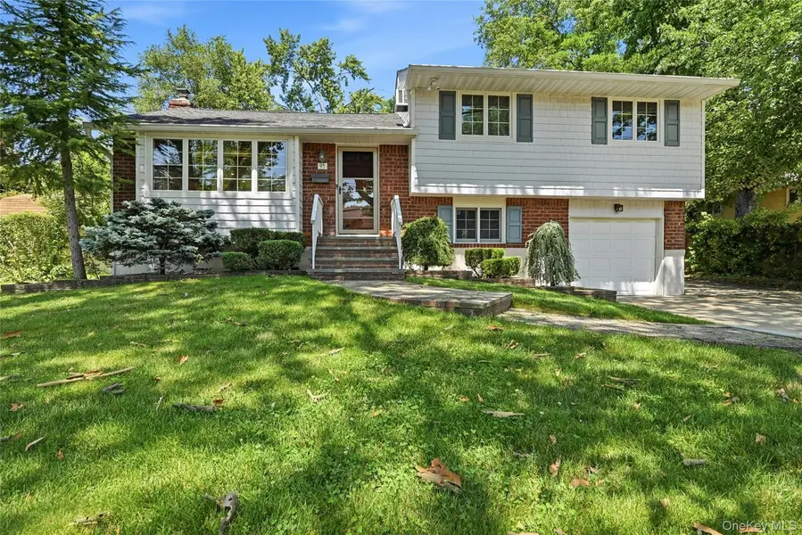 95 Miller BLVD, Syosset, NY 11791