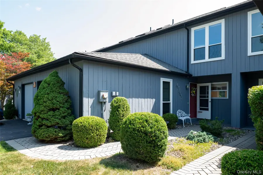 32 North LOOP, Rhinebeck, NY 12572