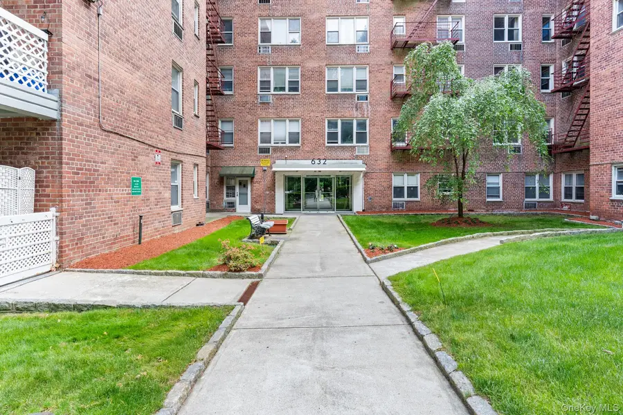 632 Palmer RD #8G, Yonkers, NY 10701