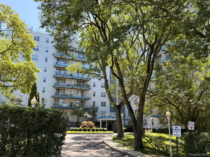 499 N Broadway #5L, White Plains, NY 10603