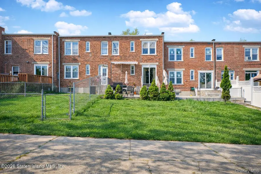 62 Arnold ST, Staten Island, NY 10301