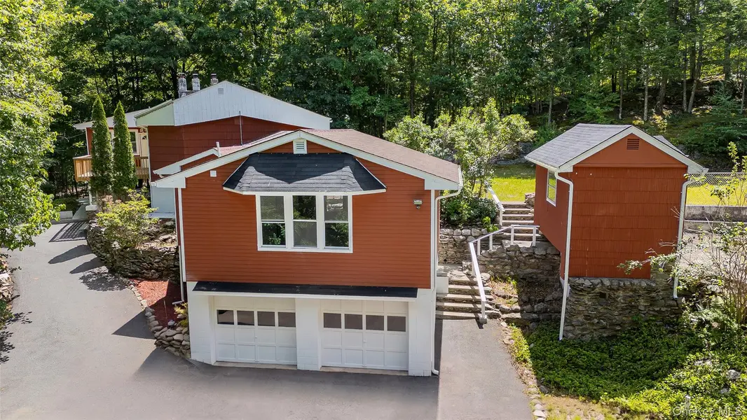 219 Benedict RD, Montgomery, NY 12549