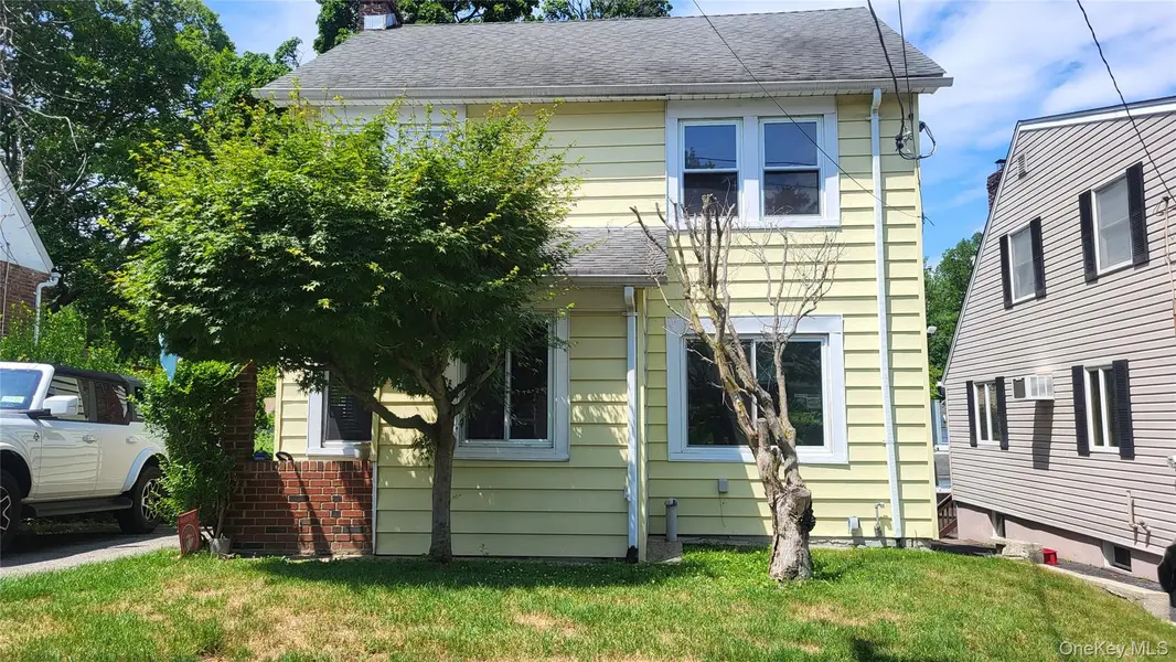 34 Irma AVE, Port Washington, NY 11050