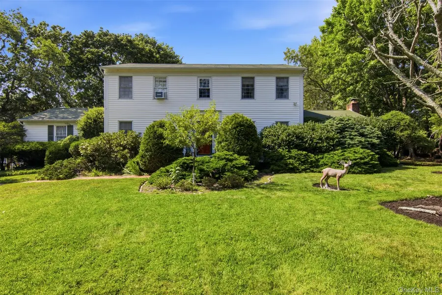 1 Gaul RD, Setauket, NY 11733