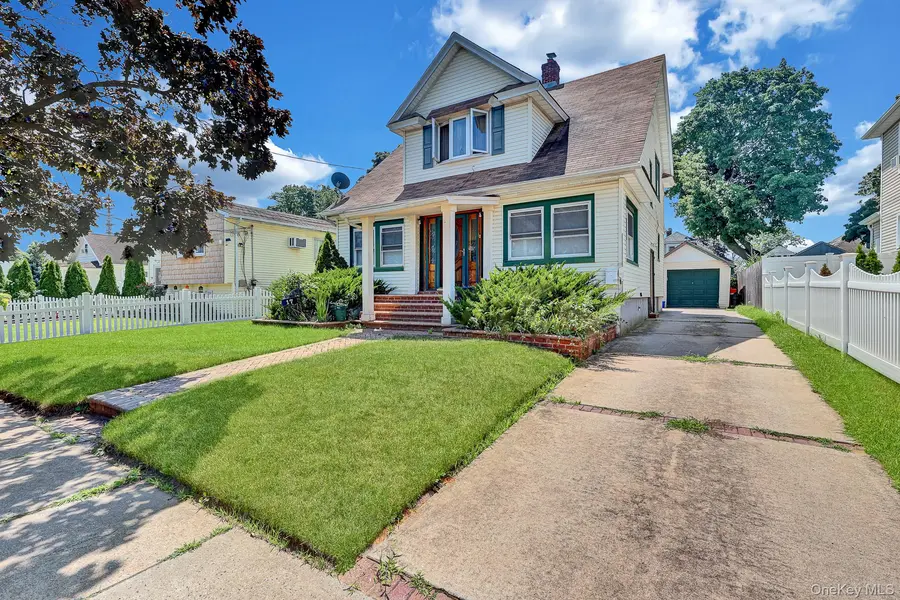 17 Shonnard AVE, Freeport, NY 11520