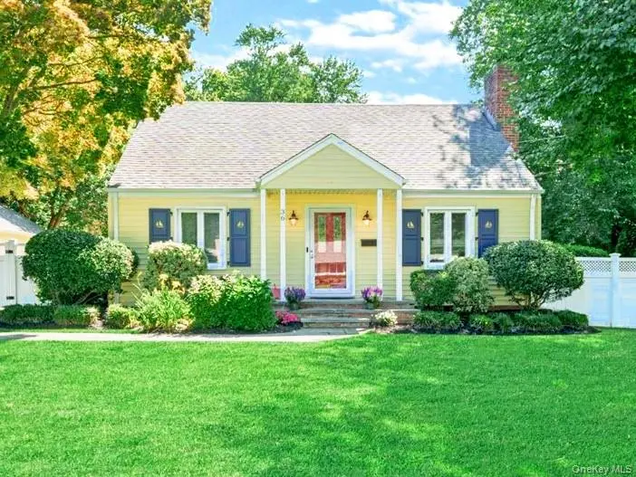 36 Francis TER, Glen Cove, NY 11542