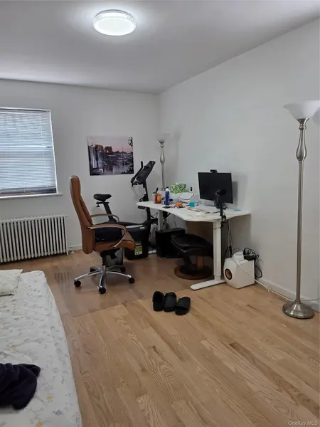 71-37 Vleigh PL #40B, Kew Garden Hills, NY 11367