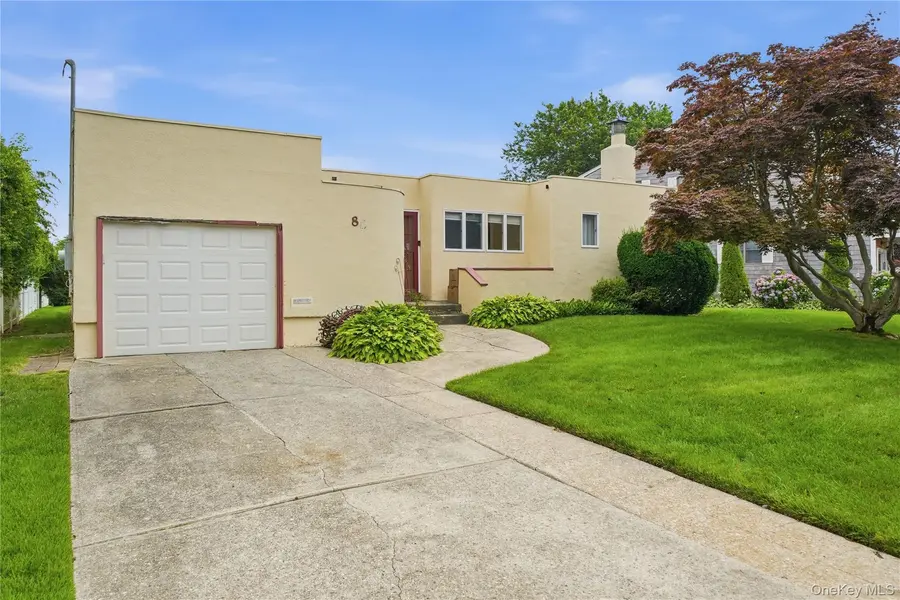 88 Central AVE, Amityville, NY 11701