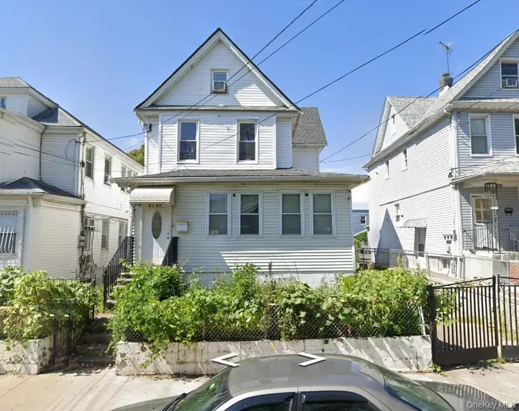 8762 133rd ST, Richmond Hill, NY 11418