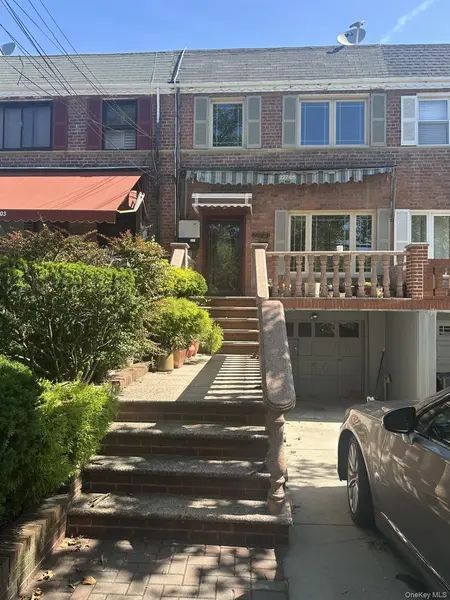 22705 141st AVE, Laurelton, NY 11413