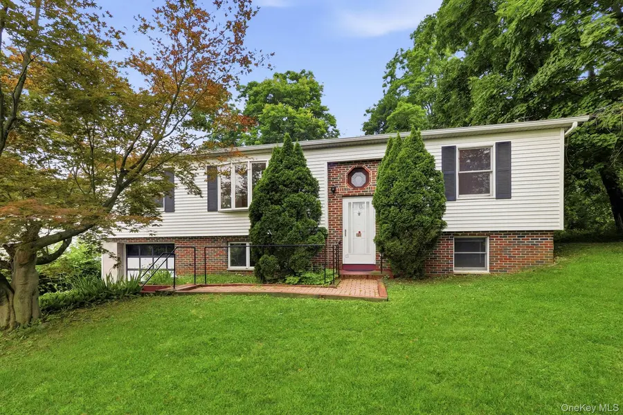 86 Spackenkill RD, Poughkeepsie, NY 12603