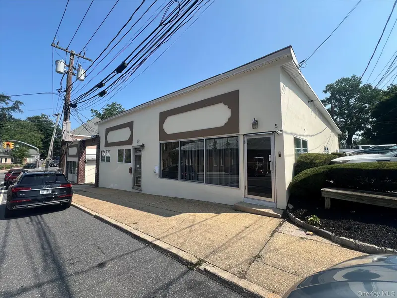 2-8 A Forest AVE #5, Glen Cove, NY 11542