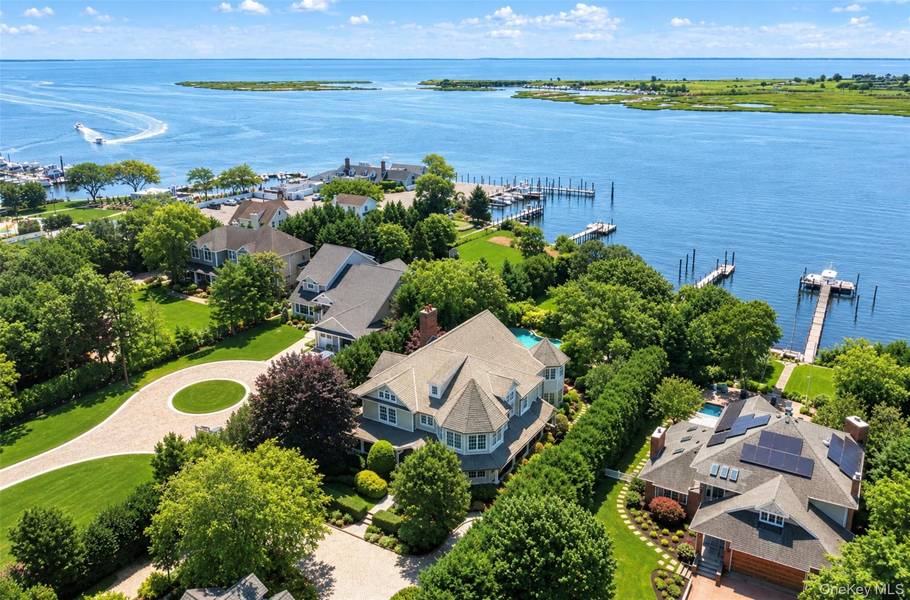 608 Shore DR, Oakdale, NY 11769