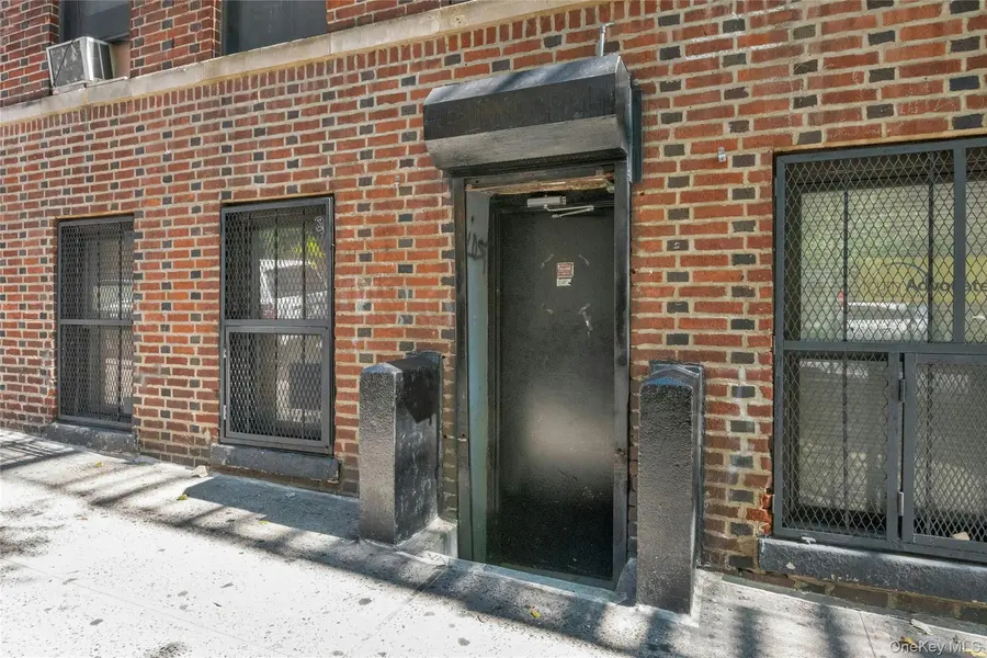 2400 Davidson AVE #Ground FL Office, Bronx, NY 10468