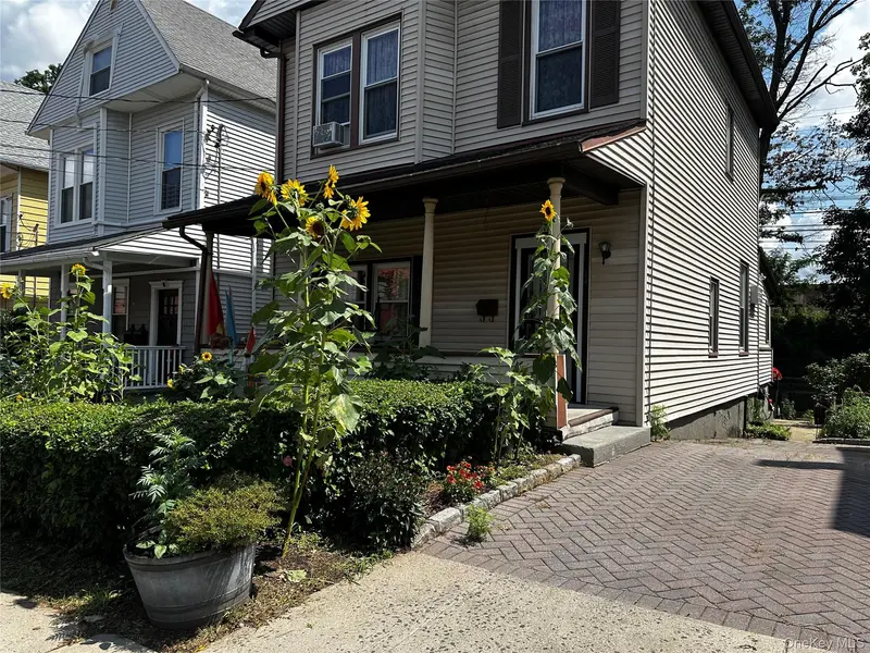 44 Claremont PL, Mount Vernon, NY 10553