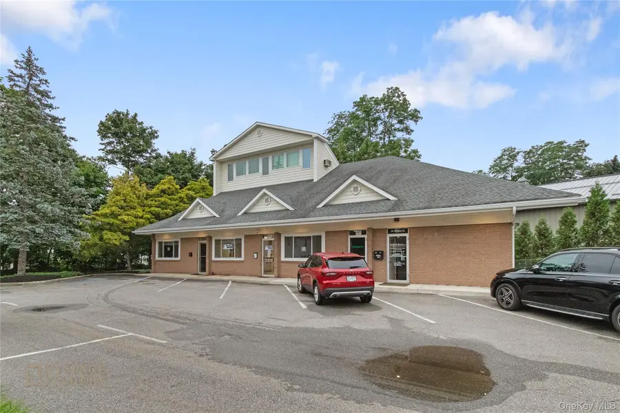 60 E Main ST, Kings Park, NY 11754