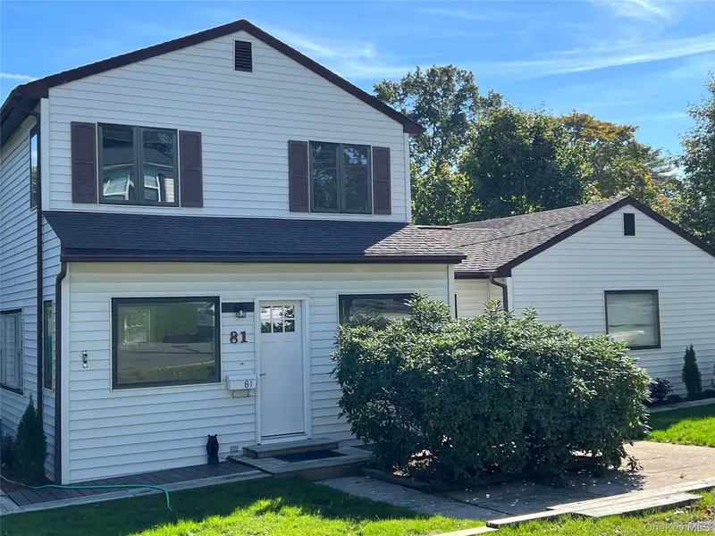 81 Heilman AVE, Ronkonkoma, NY 11779