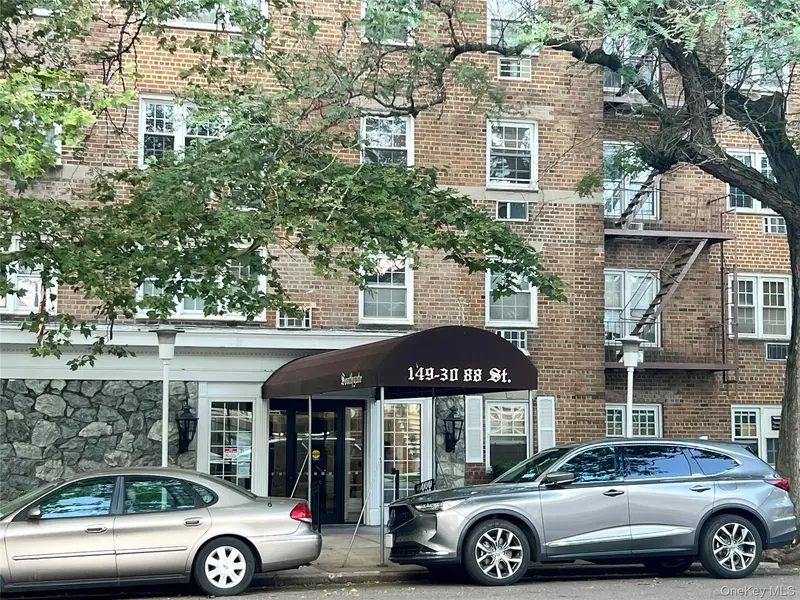 149-30 88th ST #2E, Howard Beach, NY 11414