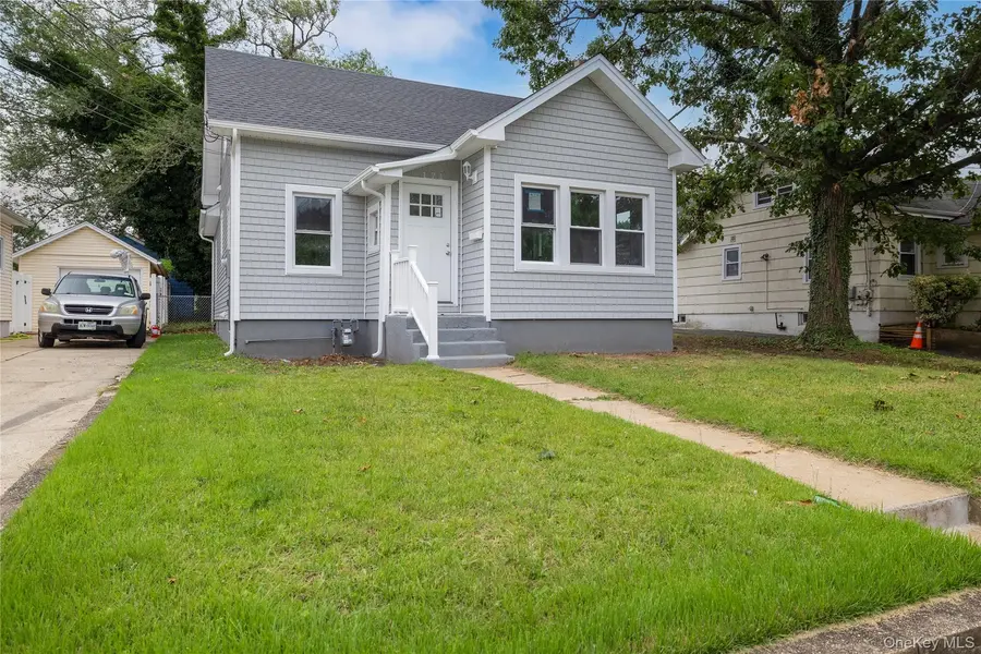 171 S Brookside AVE, Freeport, NY 11520