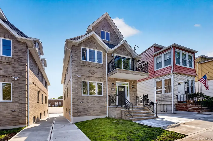 13-07 125th ST, College Point, NY 11356