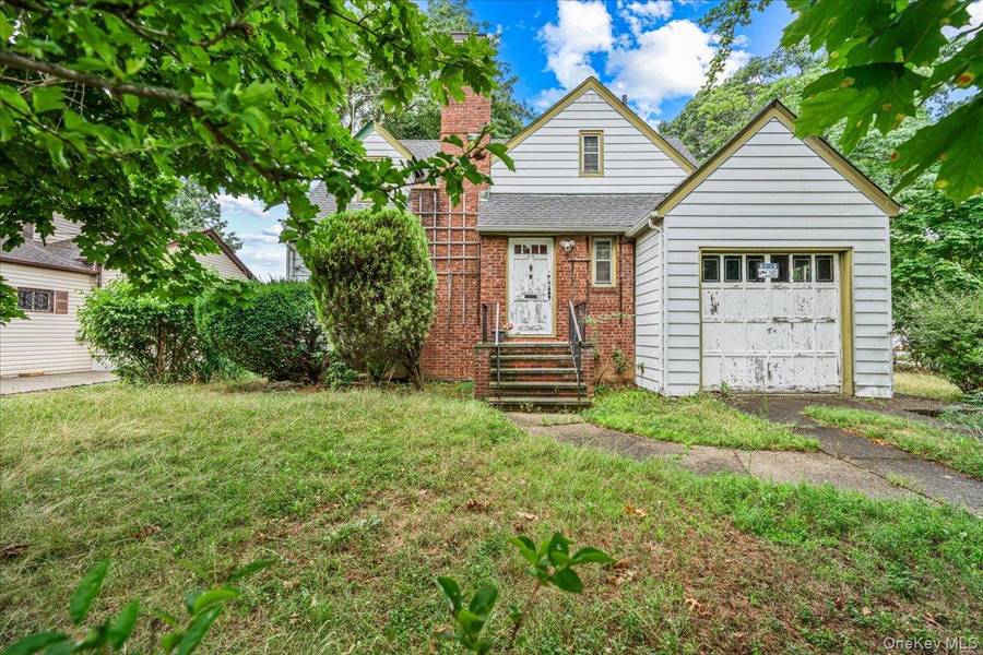 55 Andrews AVE, Roosevelt, NY 11575
