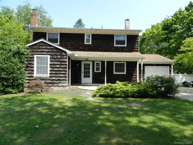 61 Jarvin RD, Port Jefferson Station, NY 11776