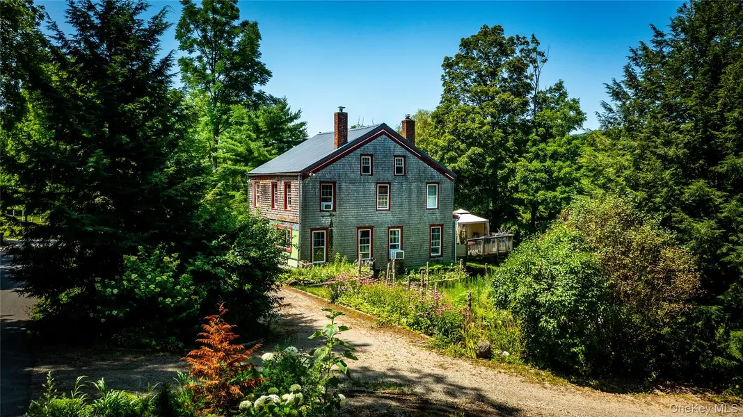 35 Benton RD, Wassaic, NY 12592