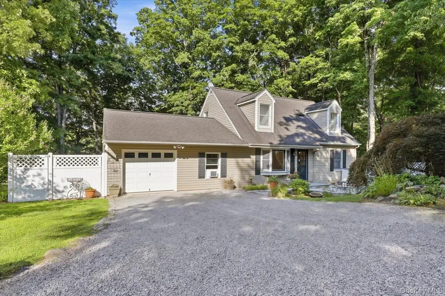 12 Gordon AVE, Bedford, NY 10506