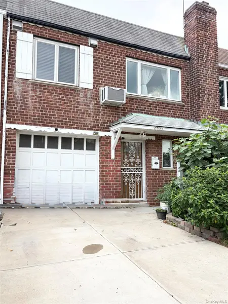6927 169th ST, Fresh Meadows, NY 11365