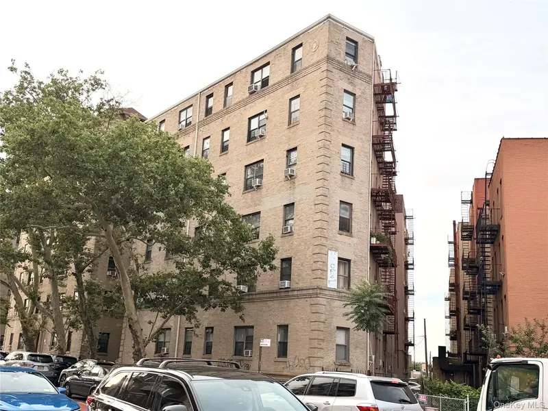 70-35 Broadway #C19, Jackson Heights, NY 11372