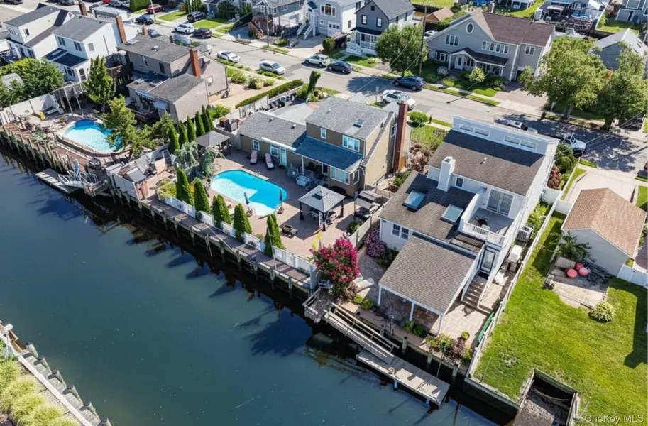 720 Farmers AVE, Bellmore, NY 11710
