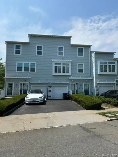 175 Schooner ST #A, Arverne, NY 11692
