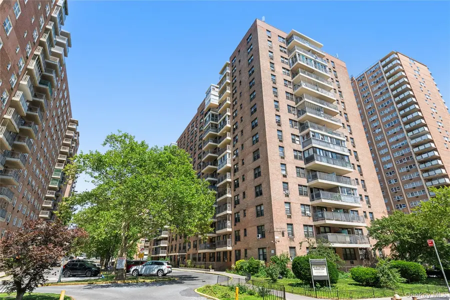 42-55 Colden ST #15J, Flushing, NY 11355