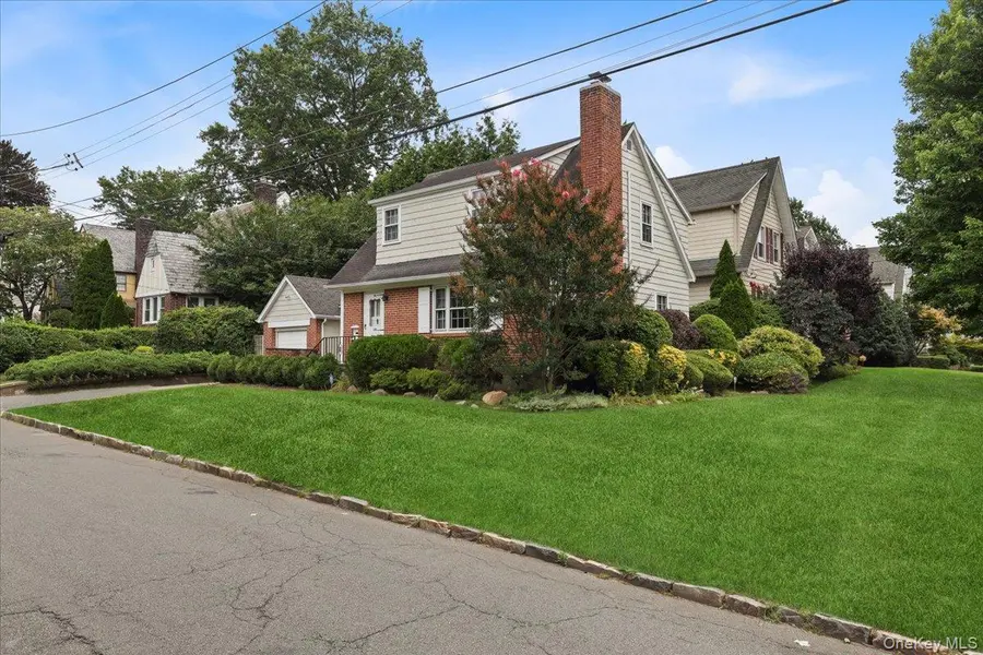 128 Bell RD, Scarsdale, NY 10583