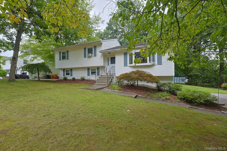 26 Rockwood DR, Newburgh, NY 12550