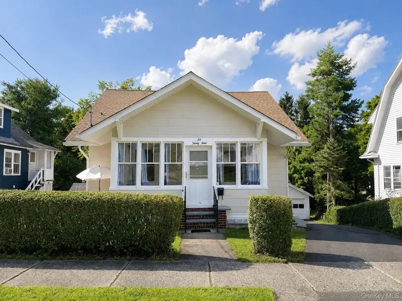 39 California AVE, Middletown, NY 10940