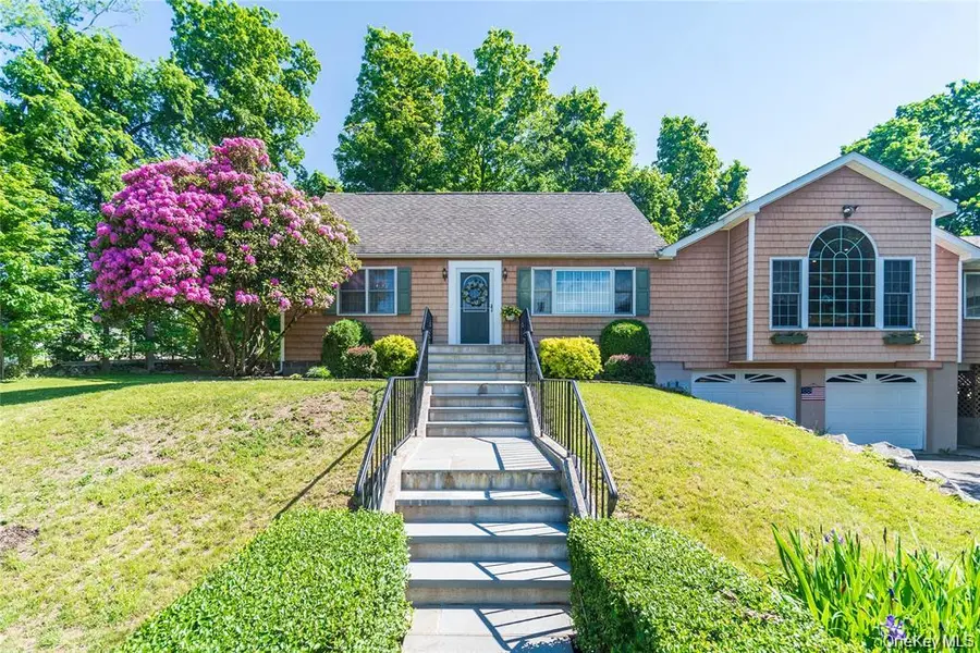 31 Bendlin LN, Howells, NY 10932