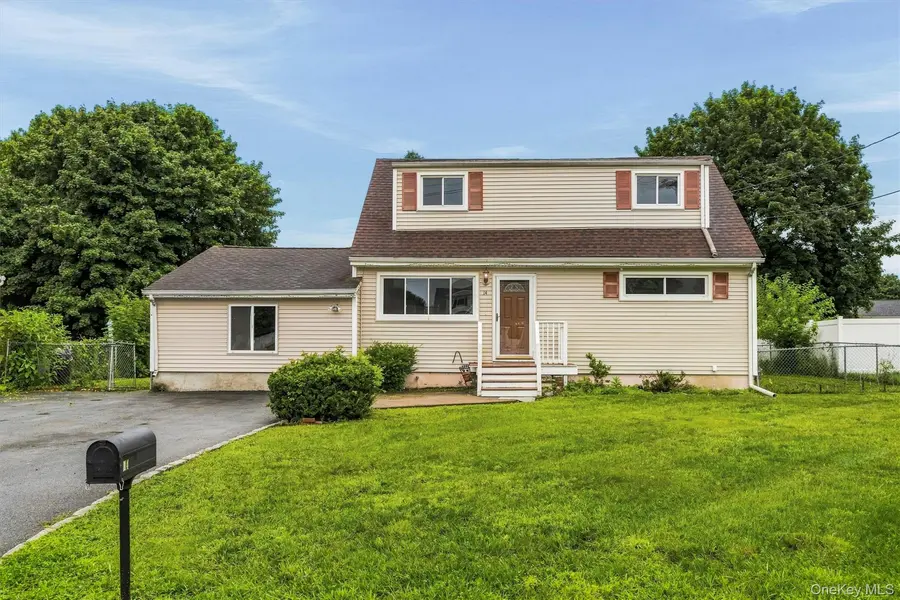 14 Robyn DR, Monroe, NY 10950