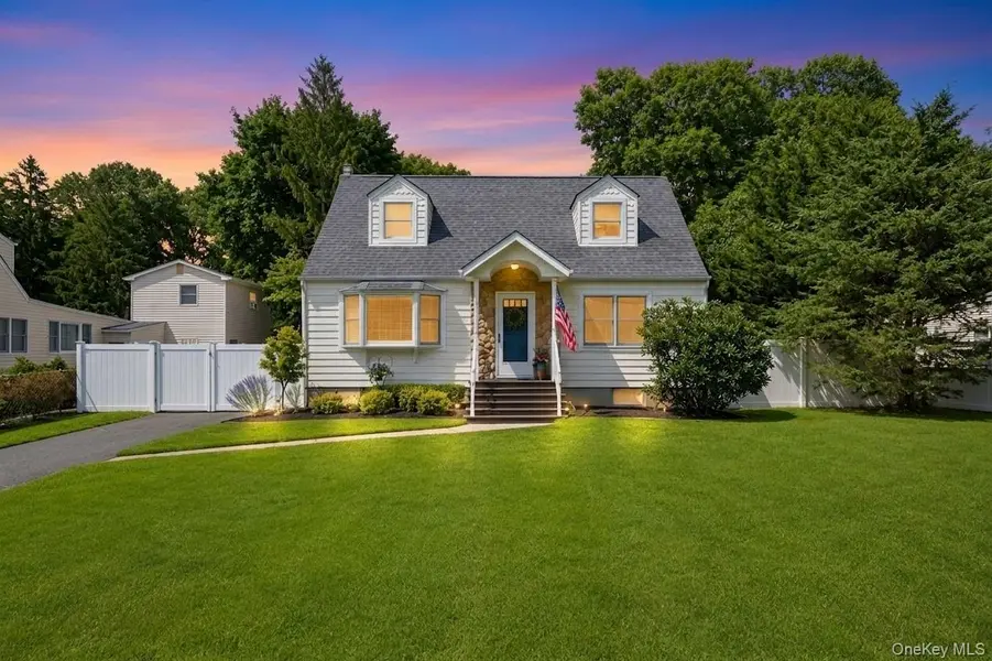 21 Wilson AVE, Nesconset, NY 11767