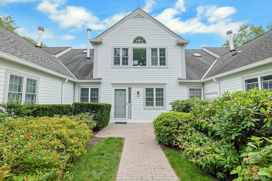 100 Brook Hills CIR #28B, White Plains, NY 10605