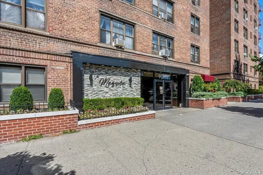 9011 35 AVE #3T, Jackson Heights, NY 11372